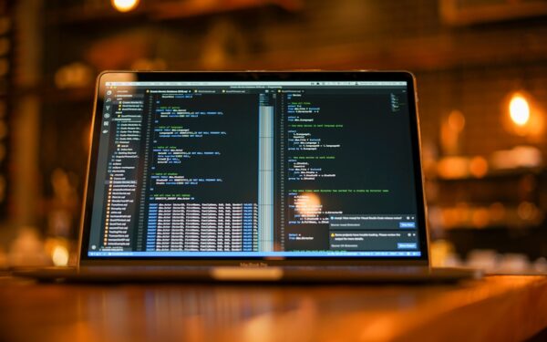 Forstå variabler i programmering: fra abstrakt begrep til konkret verktøy