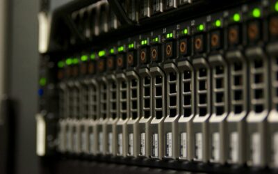 Hva er en server egentlig og hvorfor dukker den opp overalt på nettet?