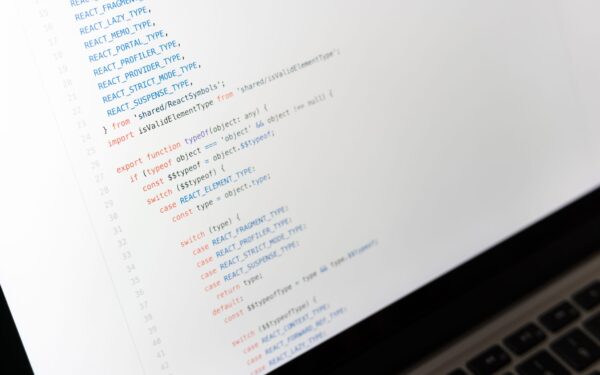 Slik bygger du robuste API-kall i frontend med fetch og god feil­håndtering