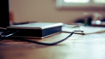 Datatap uten panikk: slik lager du en enkel beredskapsplan hjemme og på små arbeidsplasser
