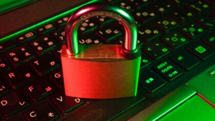 Det du faktisk trenger å vite om TLS for å holde nettsider og e-post trygge