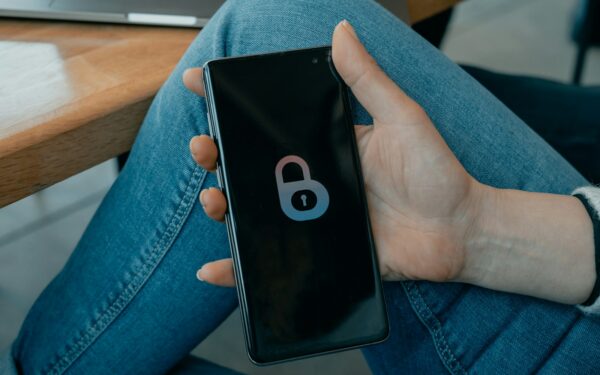 Praktisk guide til skadevare på mobilen: slik beskytter du Android og iPhone i hverdagen