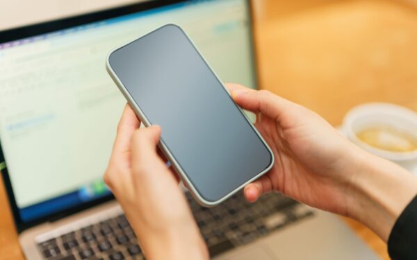 Trygg bruk av offentlig Wi‑Fi: praktiske vaner som reduserer risiko